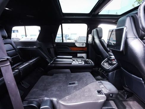 Used 2018 Lincoln Navigator Reserve w/ Technology Package AWD/4WD image 58