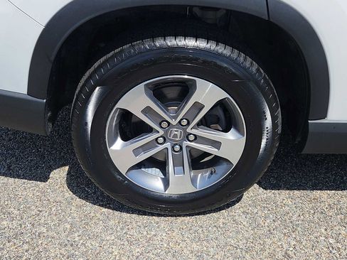 Certified 2025 Honda Pilot EX-L image 9