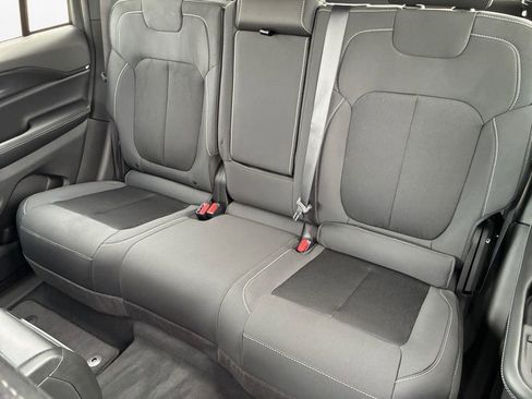 New 2025 Jeep Grand Cherokee L Laredo image 22