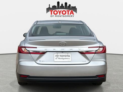 Used 2025 Toyota Camry LE w/ Convenience Package image 4