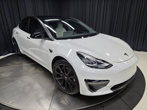 Used 2021 Tesla Model 3 Standard Range Plus image 44