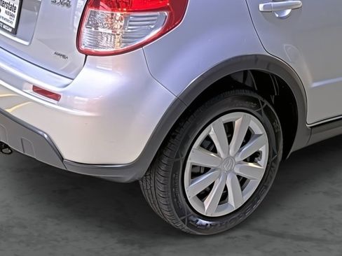 Used 2011 Suzuki SX4 AWD Hatchback image 12