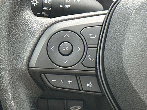 Certified 2020 Toyota RAV4 XLE w/ Convenience Package FWD image 10