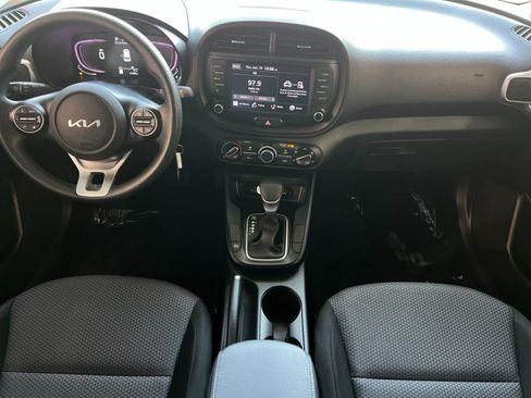 Used 2023 Kia Soul LX w/ Option Group 015 FWD image 4