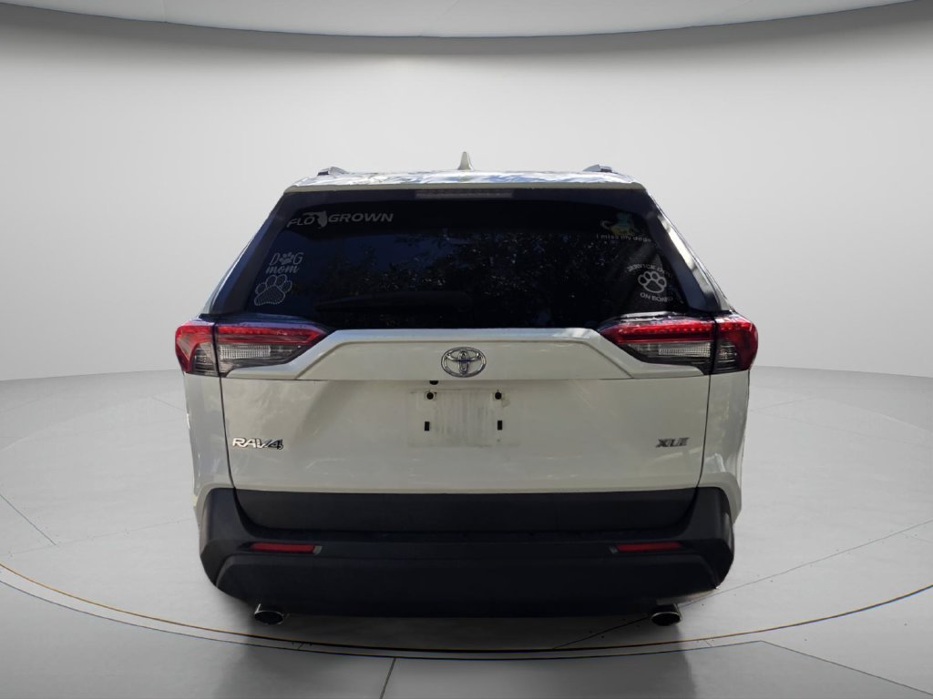 Used 2019 Toyota RAV4 XLE w/ Convenience Package FWD image 6