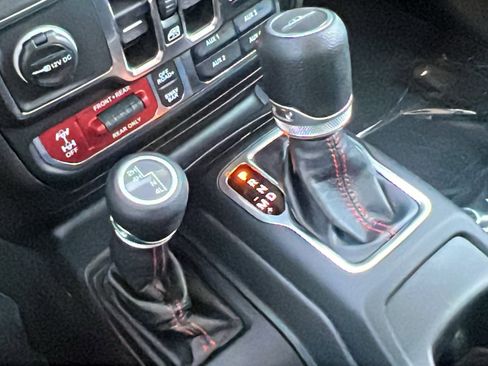 Used 2021 Jeep Gladiator Rubicon w/ LED Lighting Group image 30