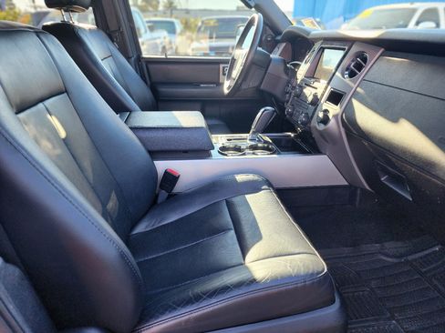 Used 2016 Ford Expedition Limited image 30