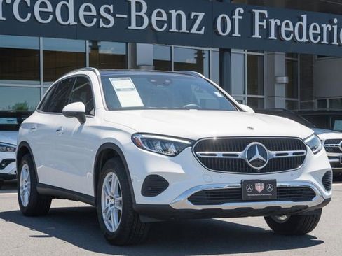 Certified 2025 Mercedes-Benz GLC 300 4MATIC w/ Driver Assistance Package image 1