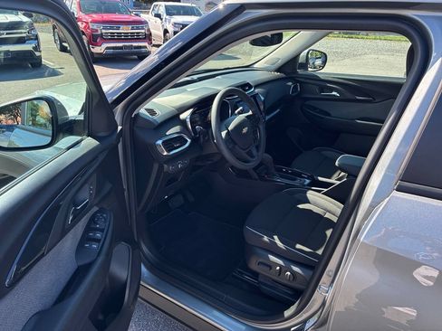 Used 2023 Chevrolet TrailBlazer LT w/ Convenience Package AWD/4WD image 10
