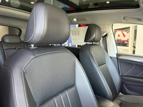 Used 2022 Volkswagen Tiguan SE AWD/4WD image 27