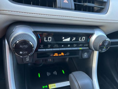 Used 2024 Toyota RAV4 XLE w/ Convenience Package AWD/4WD image 27