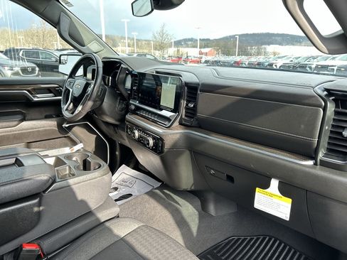 Used 2022 Chevrolet Silverado 1500 LT image 17