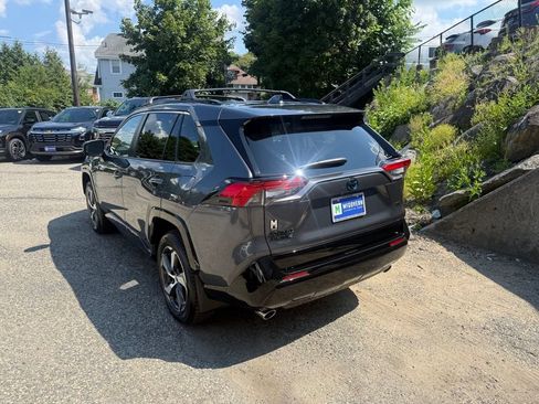 Used 2024 Toyota RAV4 SE w/ Weather & Moonroof Package AWD/4WD image 4