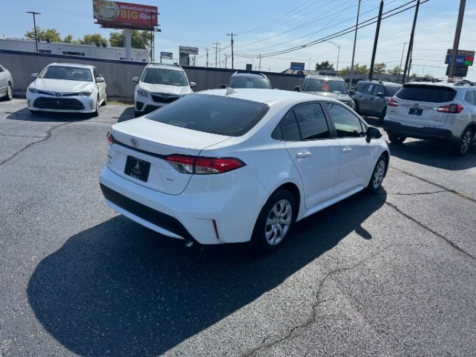 Used 2020 Toyota Corolla LE FWD image 5
