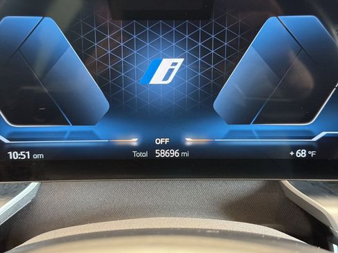 Certified 2023 BMW i7 xDrive60 AWD/4WD image 19