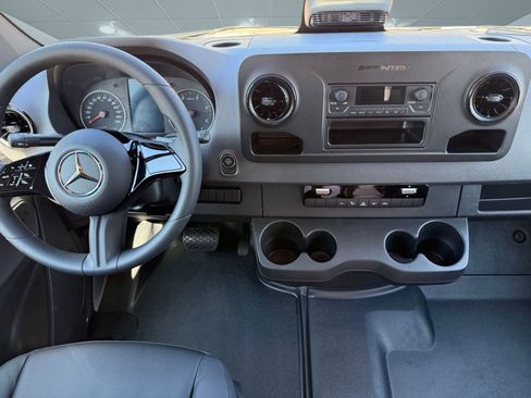 New 2025 Mercedes-Benz Sprinter 2500 image 4