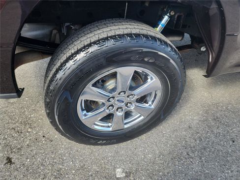 Used 2018 Ford F150 XLT w/ Equipment Group 302A Luxury image 21