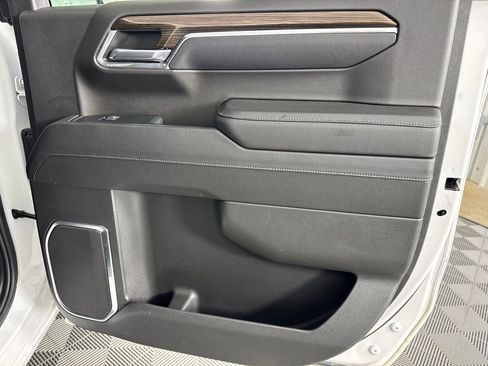 Used 2023 Chevrolet Silverado 1500 LT image 24