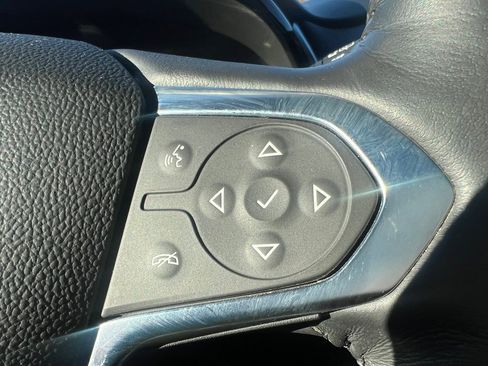 Used 2022 Chevrolet Traverse Premier w/ Redline Edition image 9