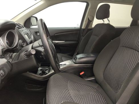 Used 2020 Dodge Journey SE w/ Blacktop Package FWD image 17