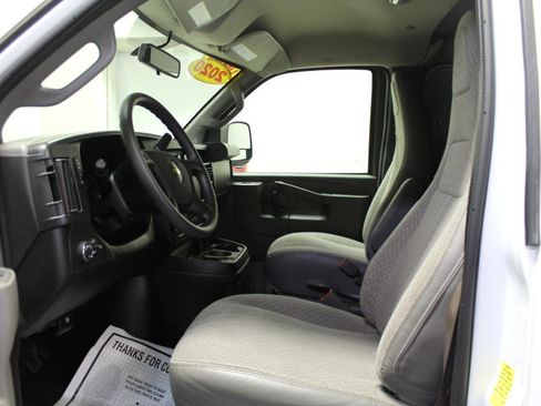 Used 2020 Chevrolet Express 2500 RWD image 15
