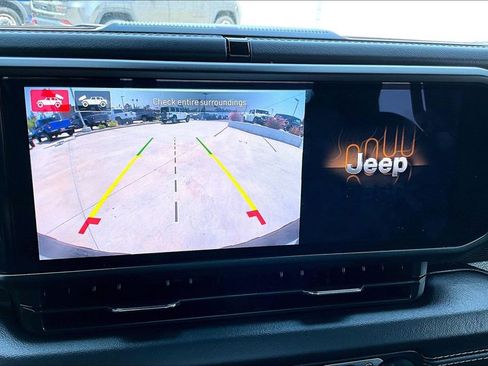 Certified 2025 Jeep Wrangler Unlimited Rubicon w/ Convenience Group AWD/4WD image 25