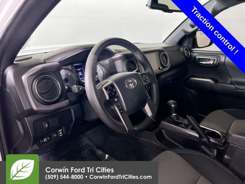 Used 2023 Toyota Tacoma TRD Off-Road image 3