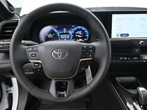 Used 2026 Toyota Crown Limited image 5