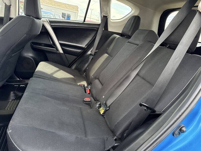 Used 2018 Toyota RAV4 XLE w/ Carpet Mat Package FWD image 19