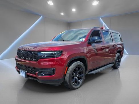 Used 2024 Jeep Wagoneer L Series II AWD/4WD image 8