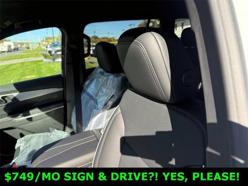 New 2026 Buick Enclave Preferred w/ Power Package image 10