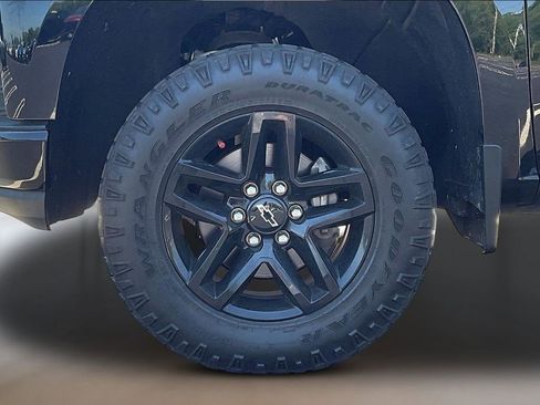 Used 2019 Chevrolet Silverado 1500 LT Trail Boss AWD/4WD image 31