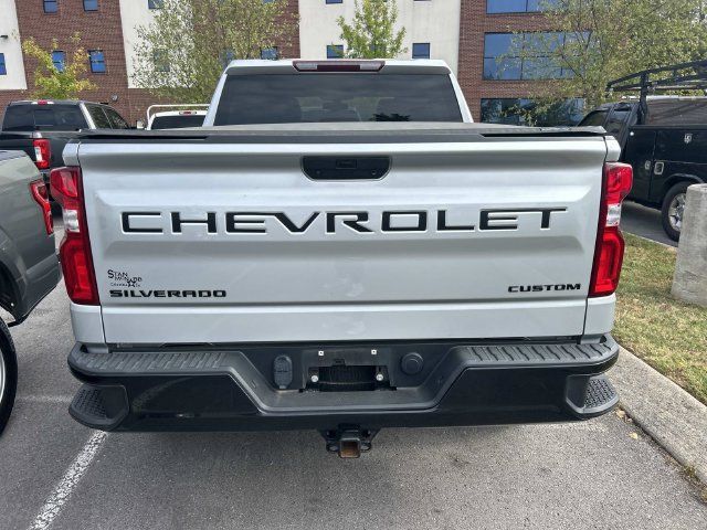 Used 2022 Chevrolet Silverado 1500 Custom Trail Boss w/ LPO, Dark Essentials Package AWD/4WD image 6