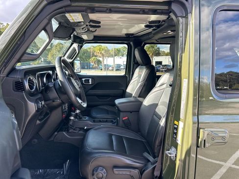 Used 2022 Jeep Wrangler Unlimited Rubicon w/ Trailer Tow Package AWD/4WD image 24