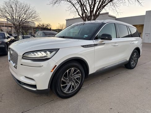 Used 2021 Lincoln Aviator 2WD image 2