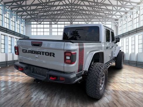 Used 2021 Jeep Gladiator Rubicon AWD/4WD image 4