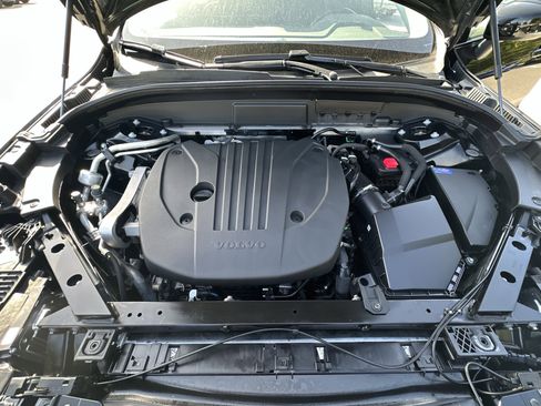 Certified 2025 Volvo XC60 B5 Plus image 69