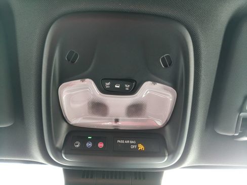 Used 2025 Chevrolet Colorado Trail Boss AWD/4WD image 30