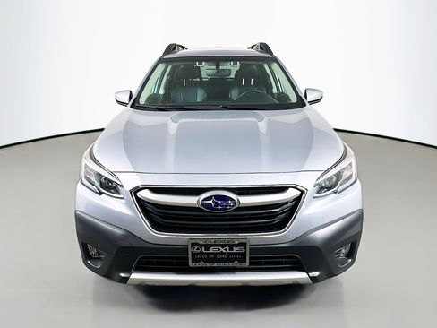 Used 2020 Subaru Outback Limited AWD/4WD image 2
