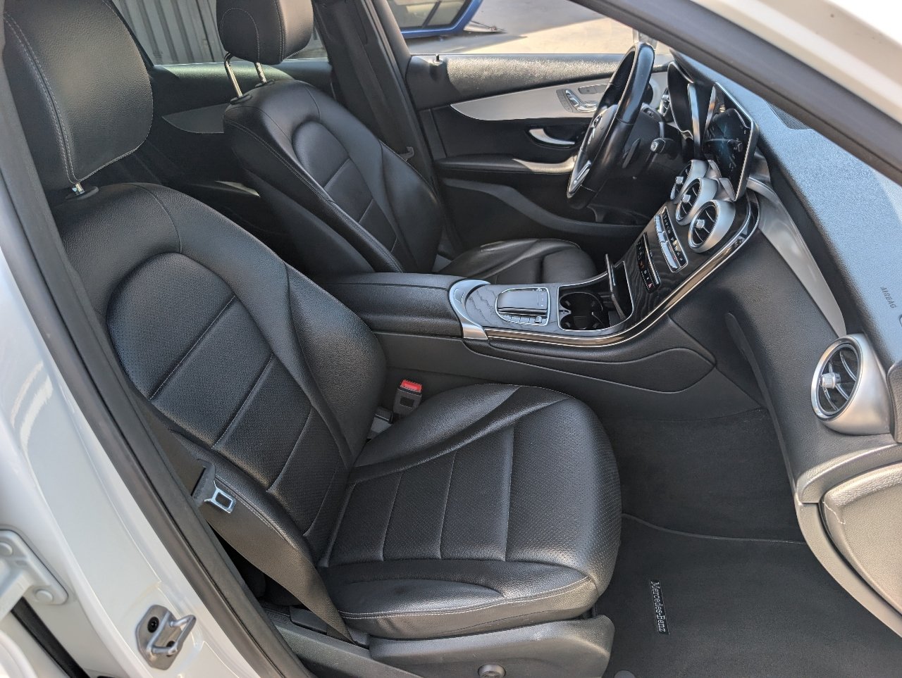 Used 2021 Mercedes-Benz GLC 300 image 8