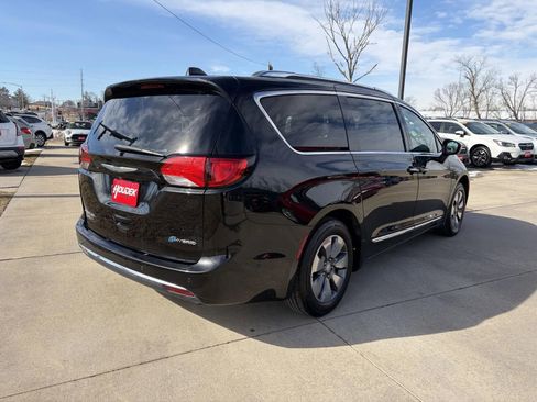 Used 2018 Chrysler Pacifica Limited w/ Advanced Safetytec Group image 8
