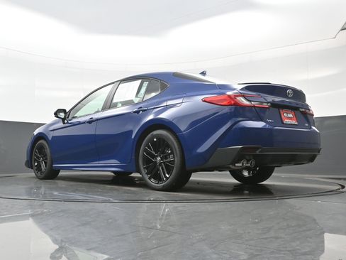 Used 2026 Toyota Camry SE image 30