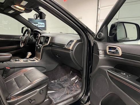 Used 2017 Jeep Grand Cherokee Limited 75th Anniversary AWD/4WD image 57