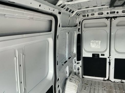 Used 2024 RAM ProMaster 2500 w/ Convenience Group FWD image 22
