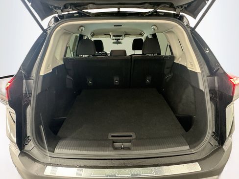 Used 2023 Nissan Rogue SV image 29