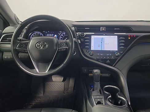 Used 2019 Toyota Camry XLE w/ Navigation Package image 18