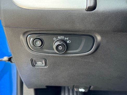Used 2024 GMC Terrain SLE w/ Driver Convenience Package FWD image 32