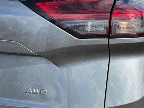 Used 2024 Nissan Rogue S AWD/4WD image 23