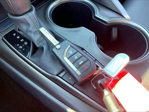 Used 2024 Toyota Camry SE image 15