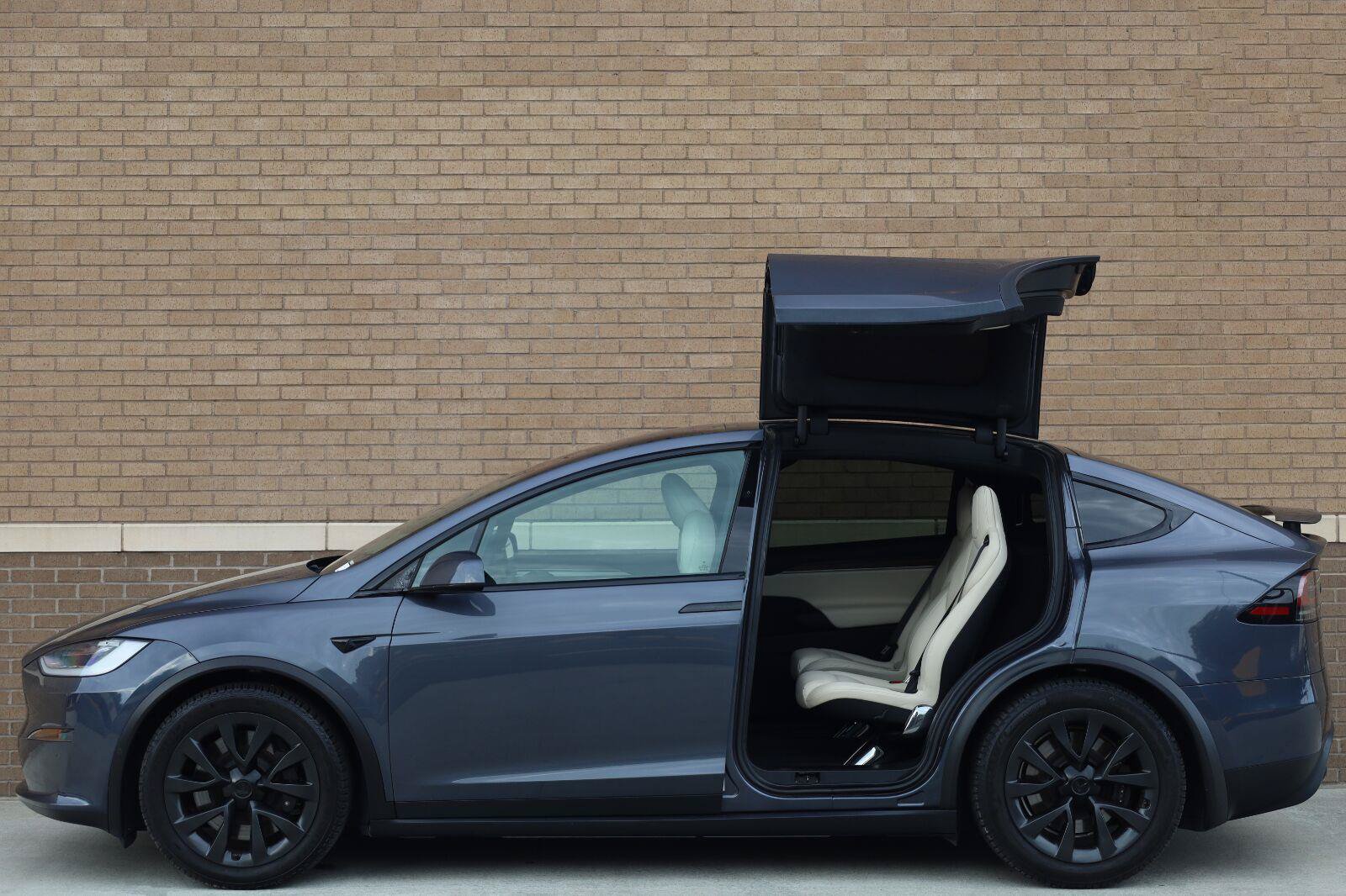 Used 2023 Tesla Model X AWD/4WD image 5